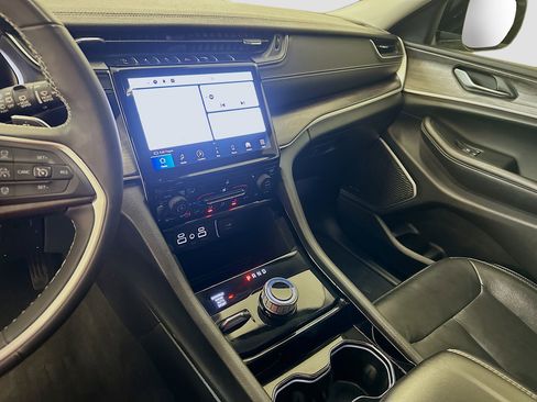 Used 2023 Jeep Grand Cherokee L Limited w/ Black Appearance Package image 26