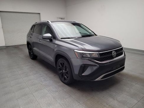 Used 2023 Volkswagen Taos SE w/ Black Wheel Package FWD image 13