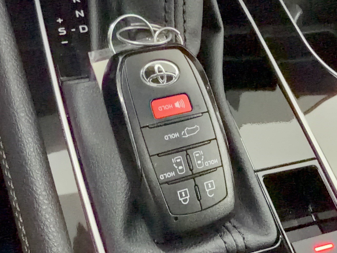 Certified 2026 Toyota Sienna Limited FWD image 31