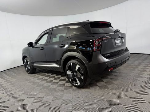 Used 2025 Nissan Kicks SR FWD image 10