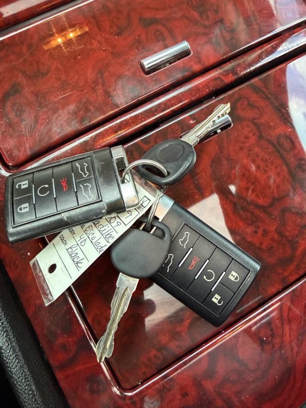 Used 2009 Cadillac Escalade AWD image 24