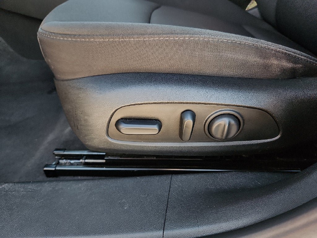 Used 2020 Chevrolet Malibu LS FWD image 21
