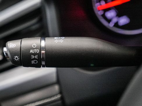 Certified 2023 GMC Acadia SLE w/ Driver Convenience Package image 40