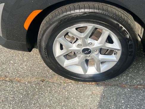 Used 2025 Kia Soul LX w/ LX Technology Package image 24