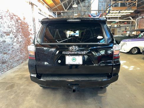 Used 2014 Toyota 4Runner SR5 image 3