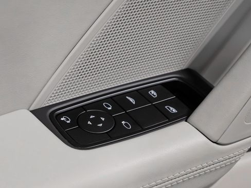Used 2025 Porsche 911 Carrera RWD image 47