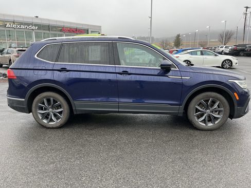 Used 2022 Volkswagen Tiguan SE image 2