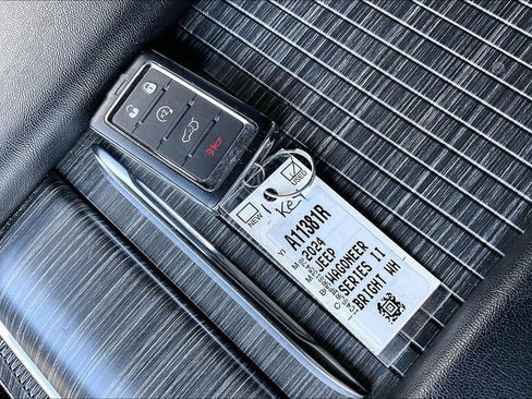 Certified 2024 Jeep Wagoneer L Series II RWD image 26