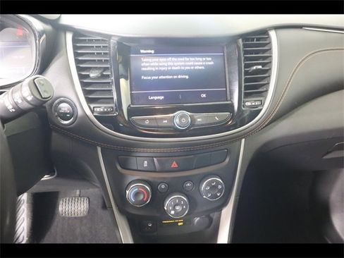 Used 2020 Chevrolet Trax LT w/ LT Convenience Package image 29