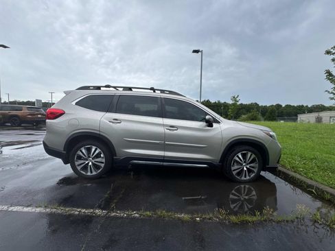 Used 2019 Subaru Ascent Limited w/ Popular Package #3 AWD/4WD image 4