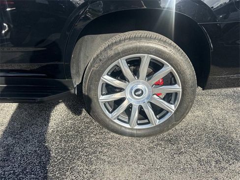 Certified 2023 Cadillac Escalade Premium Luxury Platinum w/ Heavy-Duty Trailer Package image 15