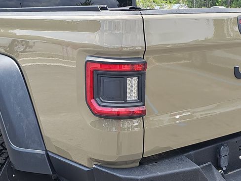Used 2020 Jeep Gladiator Sport w/ Quick Order Package 24S AWD/4WD image 35