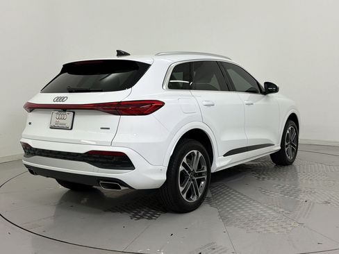 Certified 2025 Audi Q5 Premium w/ Convenience Package AWD/4WD image 8