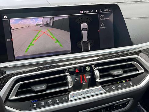 Used 2020 BMW X7 xDrive40i w/ M Sport Package AWD/4WD image 26