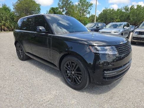 Used 2025 Land Rover Range Rover SE AWD/4WD image 7
