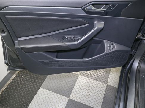Certified 2022 Volkswagen Jetta SE FWD image 39