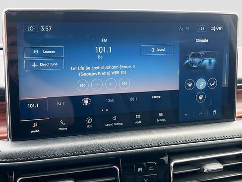 Used 2023 Lincoln Nautilus Reserve w/ Equipment Group 201A AWD/4WD image 15