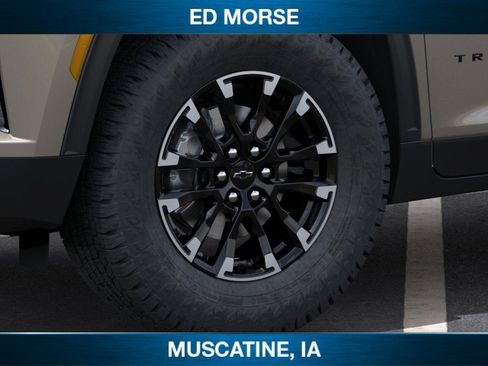 New 2026 Chevrolet Traverse Z71 w/ Driver Confidence Package AWD/4WD image 9
