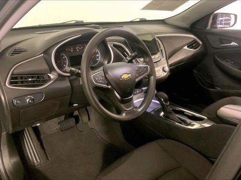 Used 2025 Chevrolet Malibu LT FWD image 14