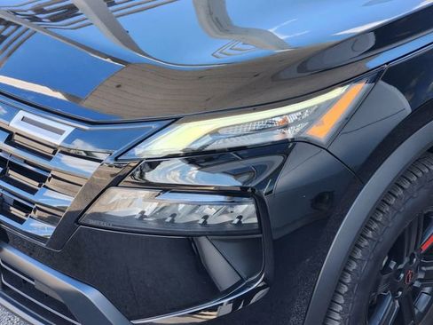 Certified 2025 Nissan Rogue SV AWD/4WD image 7
