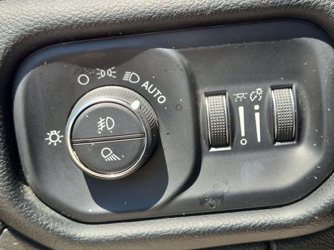 Used 2021 RAM 1500 Laramie w/ Sport Appearance Package AWD/4WD image 14