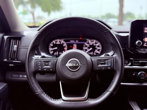 Used 2025 Nissan Pathfinder SV AWD/4WD image 19