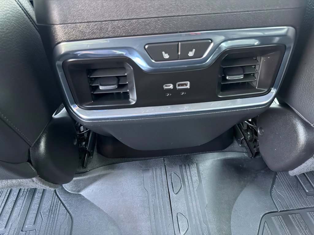 Used 2022 GMC Sierra 1500 Denali w/ Technology Package AWD/4WD image 16