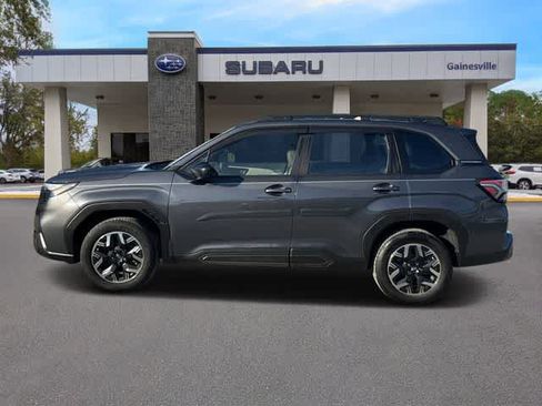 Used 2025 Subaru Forester AWD/4WD image 3
