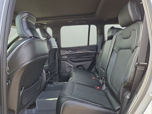 Used 2023 Jeep Grand Cherokee Overland w/ Luxury Tech Group IV image 18