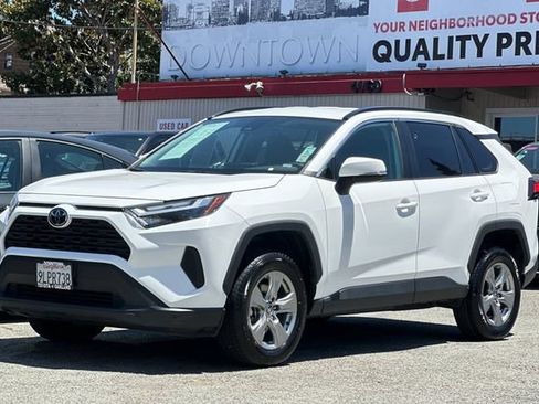 Used 2024 Toyota RAV4 XLE FWD image 8