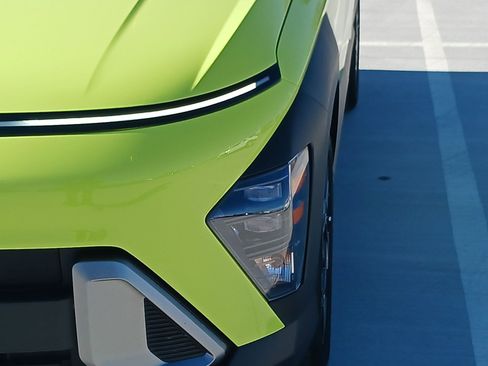 Used 2024 Hyundai Kona SEL image 11