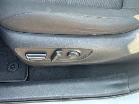 Used 2021 Toyota RAV4 XLE FWD image 27