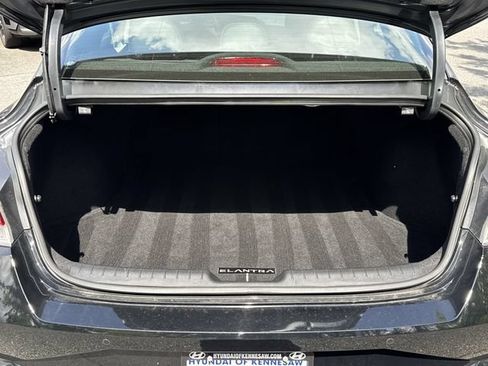 Certified 2023 Hyundai Elantra Limited FWD image 18