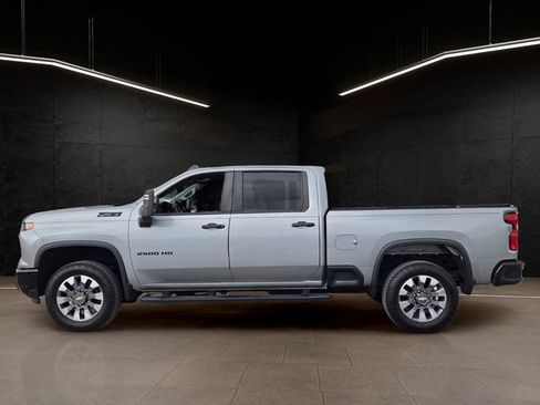Used 2024 Chevrolet Silverado 2500 Custom w/ Custom Value Package AWD/4WD image 4