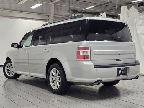 Used 2019 Ford Flex SE image 11