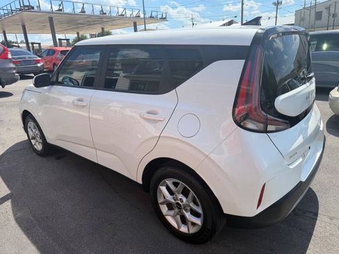 Used 2023 Kia Soul LX w/ Option Group 015 FWD image 5
