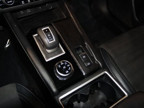 Used 2022 Mitsubishi Outlander SE image 42