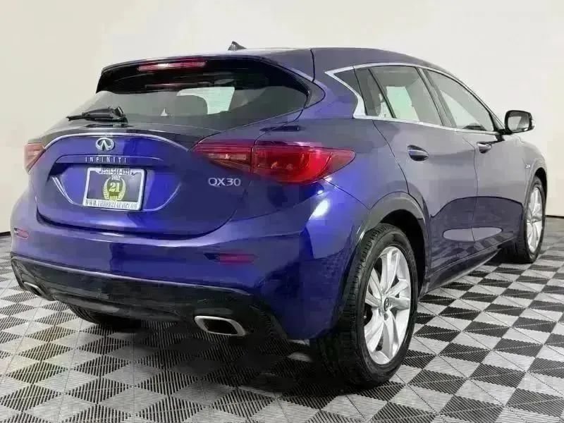 Used 2017 INFINITI QX30 FWD image 49