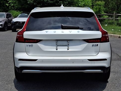 Used 2025 Volvo V60 B5 Cross Country Plus AWD/4WD image 5