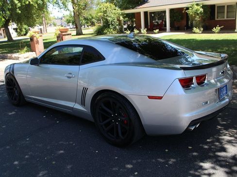 Used 2013 Chevrolet Camaro SS w/ SS Performance Package RWD image 29