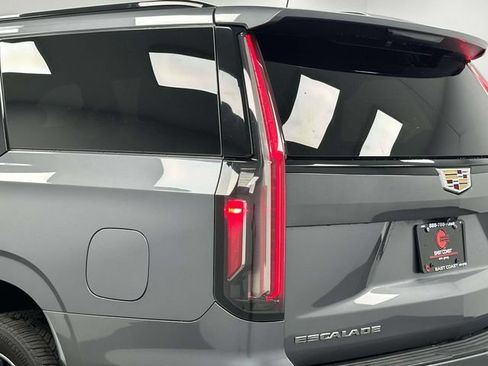 Used 2022 Cadillac Escalade ESV Sport AWD/4WD image 20