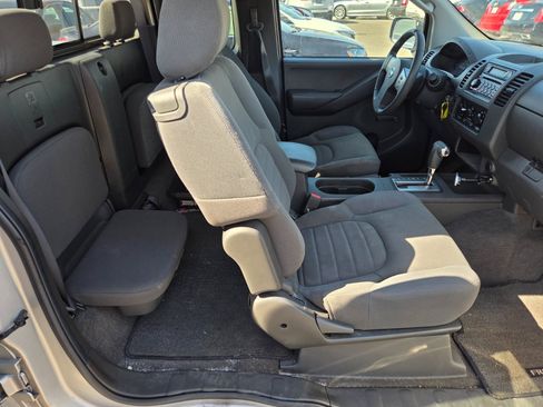 Used 2006 Nissan Frontier XE w/ (G01) XE Preferred Pkg RWD image 10