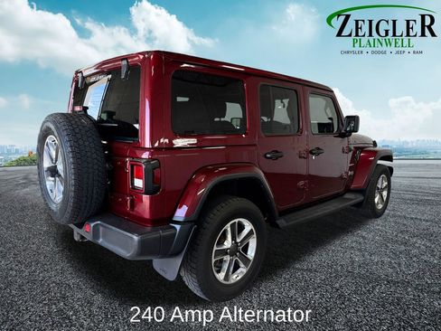 Used 2022 Jeep Wrangler Unlimited Sahara w/ Dual Top Group AWD/4WD image 6