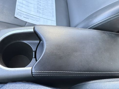 Used 2013 Toyota Prius Four w/ Deluxe Solar Roof Pkg FWD image 19
