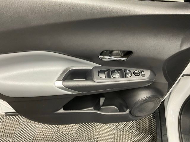 Used 2023 Nissan Kicks SR w/ SR Premium Package FWD image 15