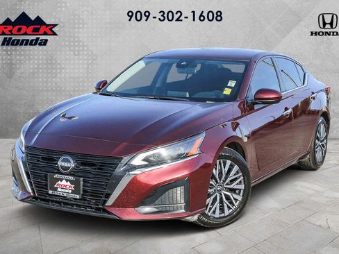 Used 2023 Nissan Altima 2.5 SV image 1