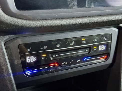 Used 2024 Volkswagen Tiguan Wolfsburg Edition image 22