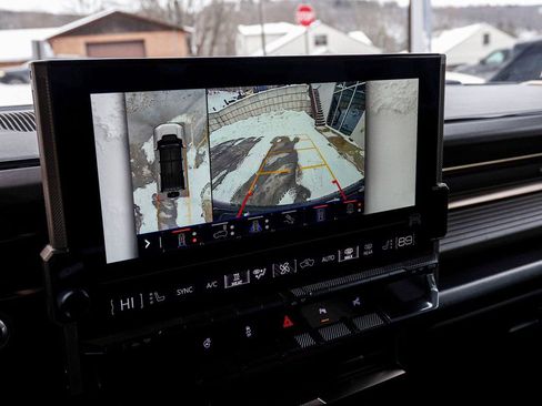 Used 2024 GMC Hummer EV 2X image 18