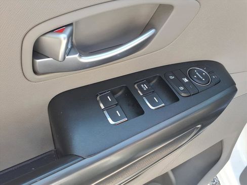 Used 2019 Kia Sedona L image 15