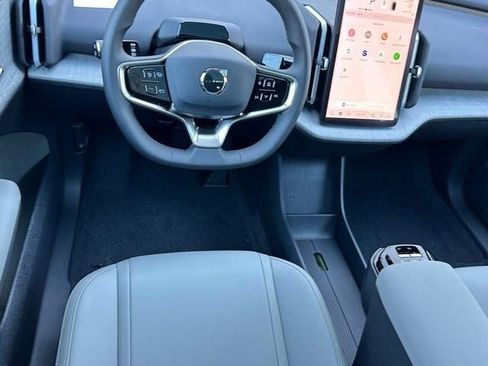 New 2026 Volvo EX30 Plus w/ Protection Package Premier image 8